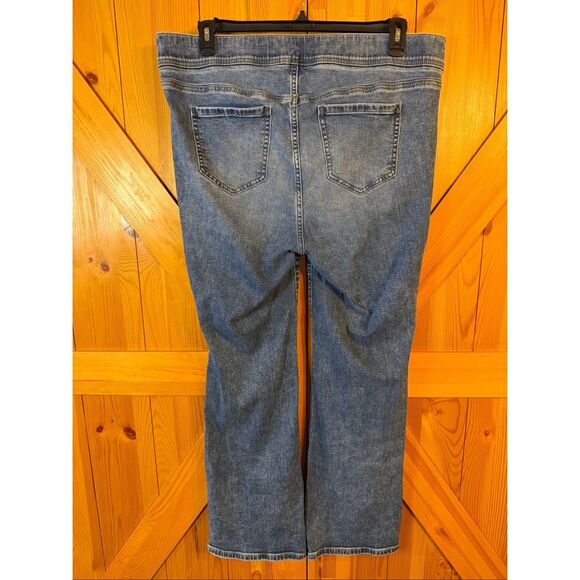 Torrid Lean Jean Slim Boot Super Soft Denim Jeans Plus Size 2R/2X (6233) - Picture 5 of 7